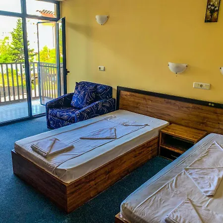 מלון דירות Sapphire 2*